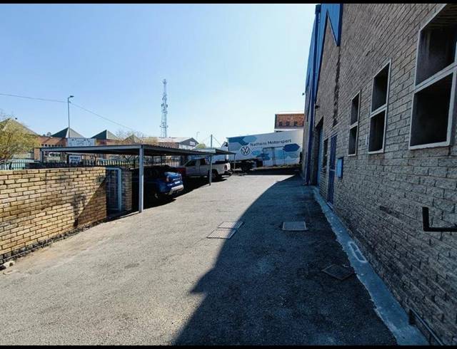 INDUSTRIAL PROPERTY TO RENT IN HALFWAY HOUSE